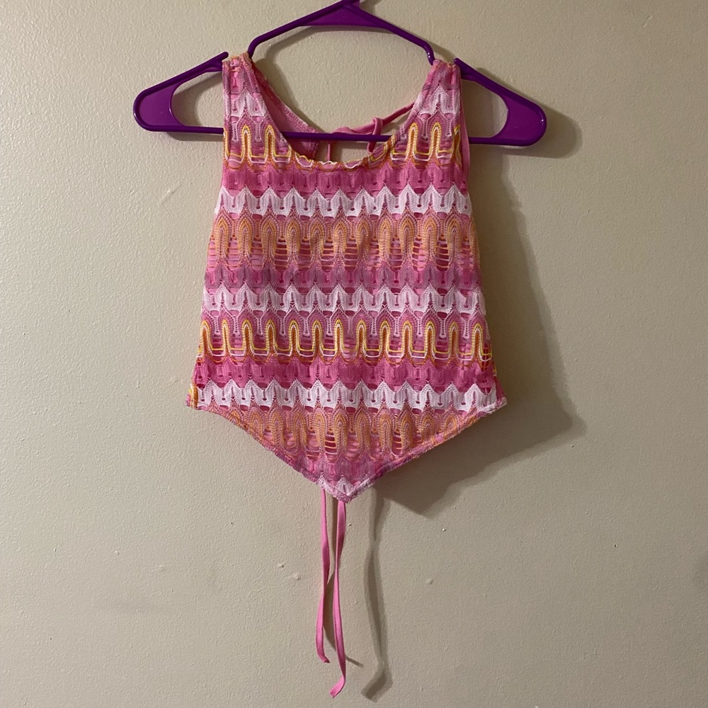 VOICE size Medium pink cropped top